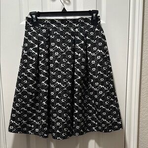 Renee C Black and White Pleated A-Line Midi Skirt